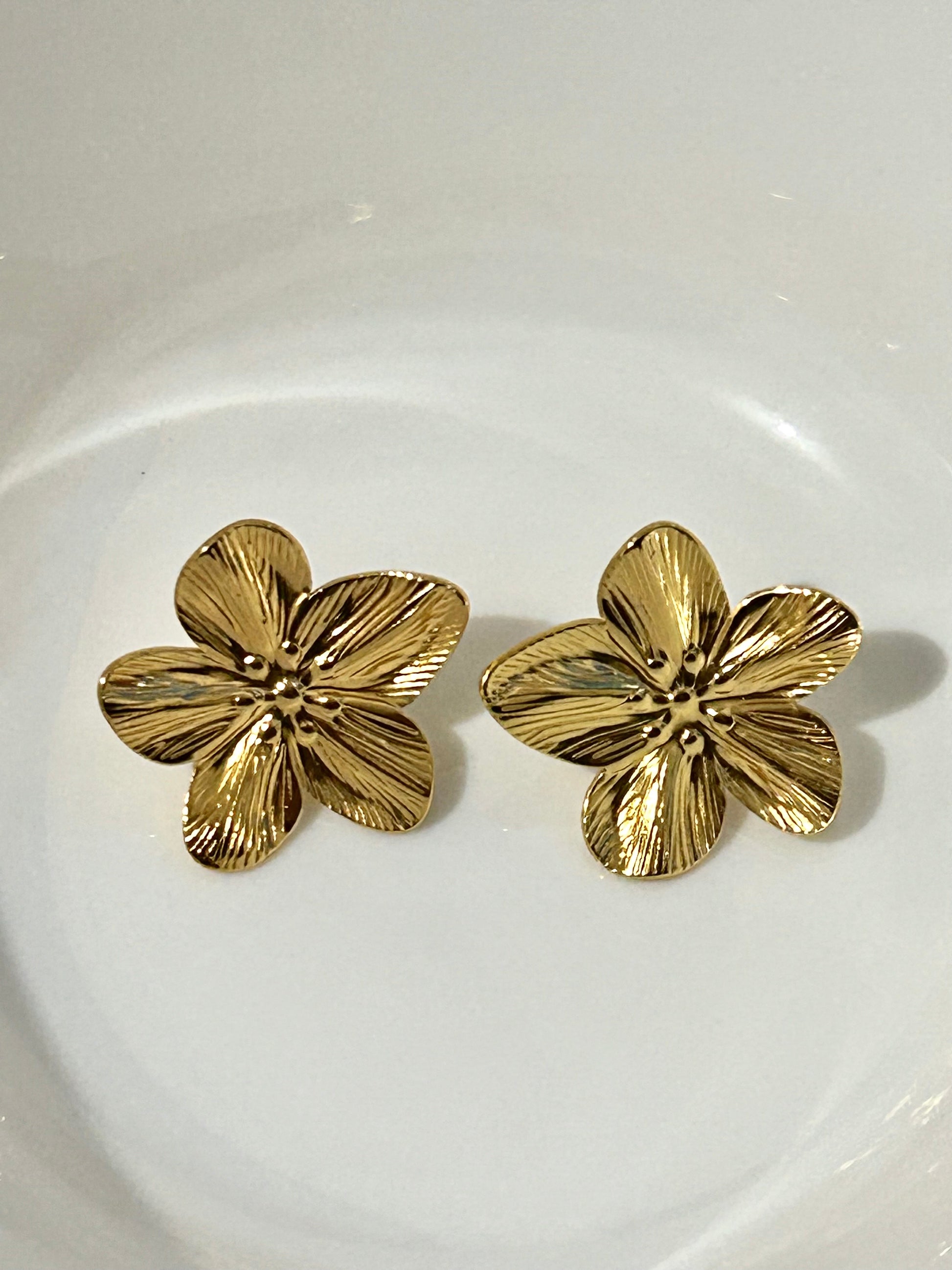 Aretes Petalaire